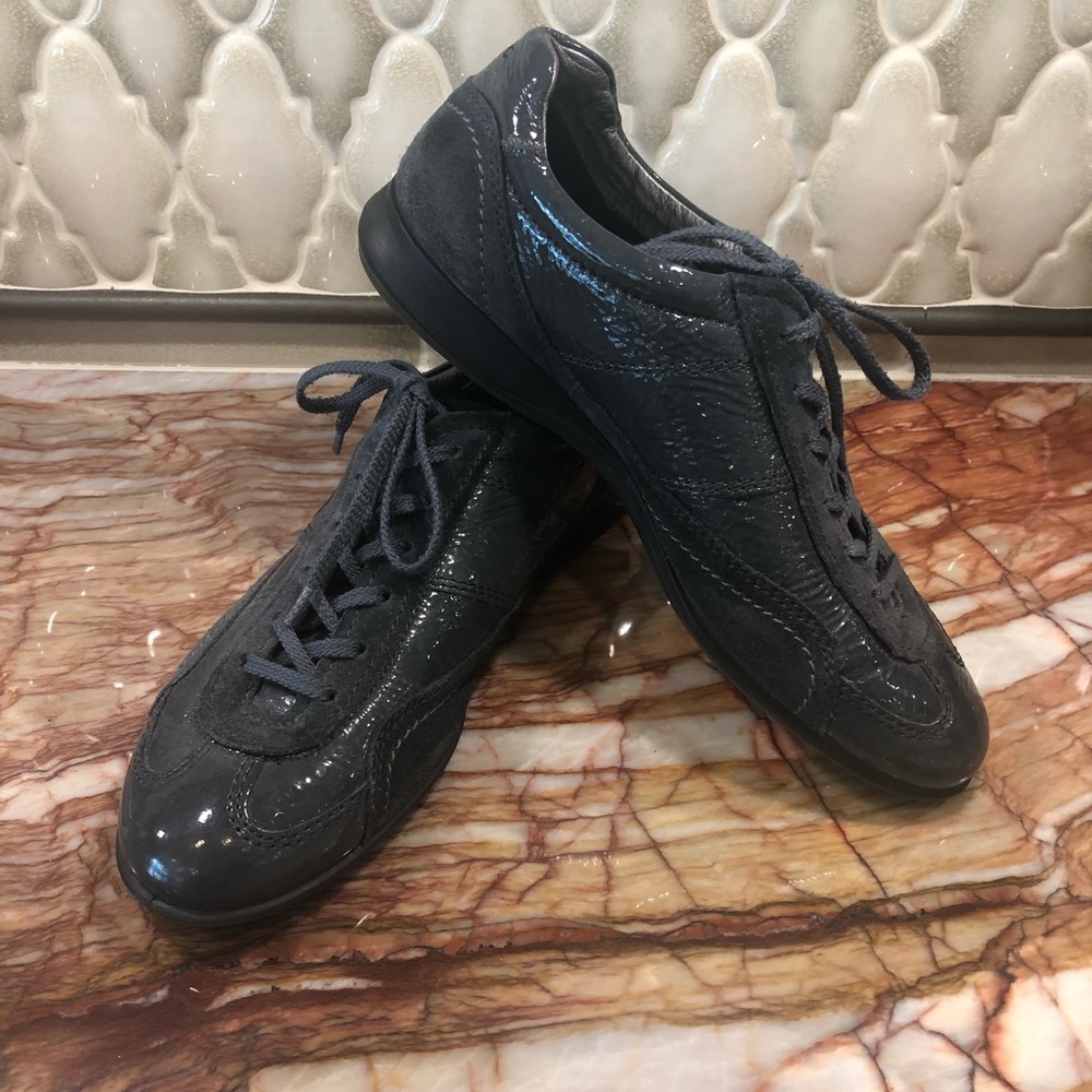 ECCO Grey Patent Leather and Suede Lace Up Shoes